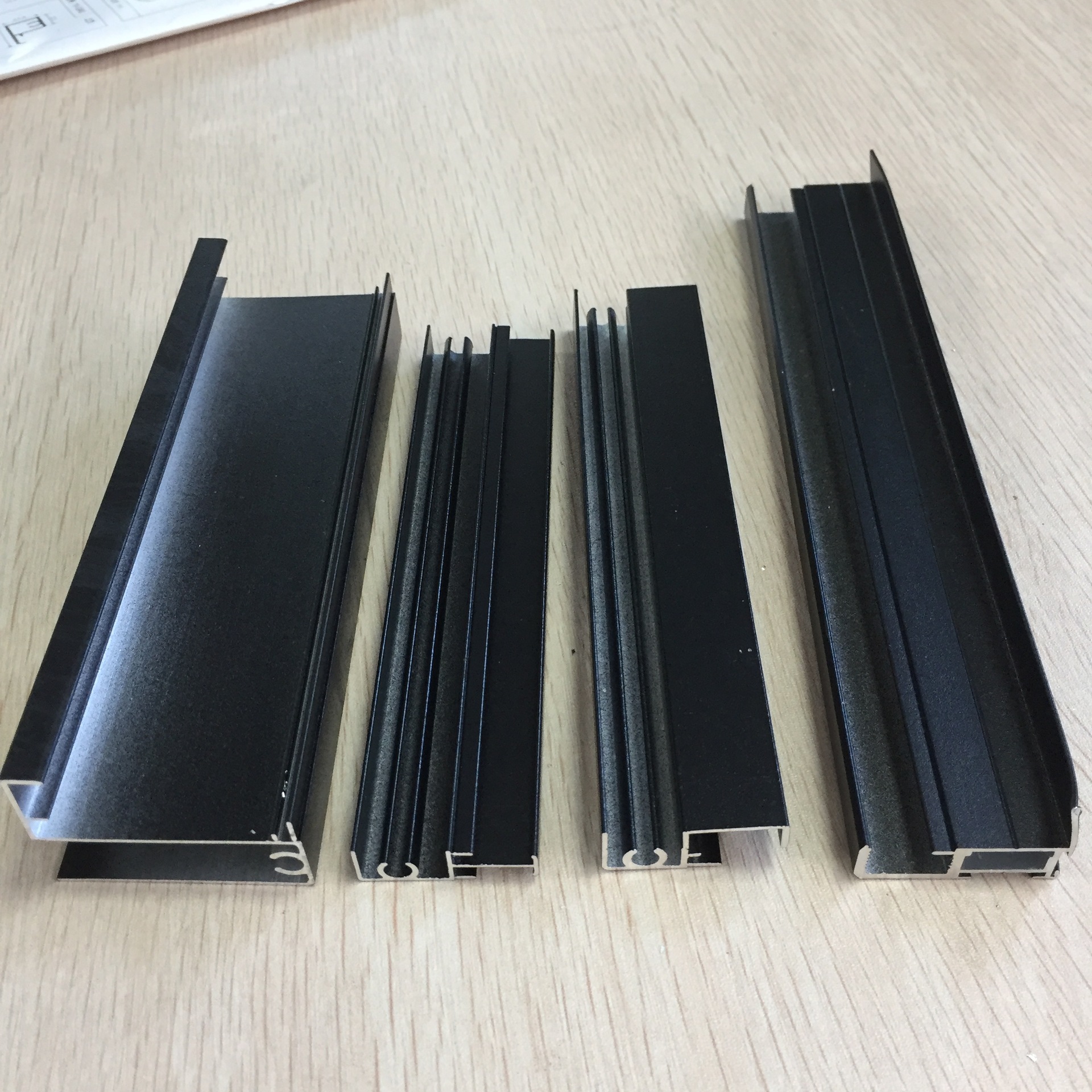 铝合金衣柜门移门窄边铝框门推拉门砂黑半隐框衣柜料铝框铝型材