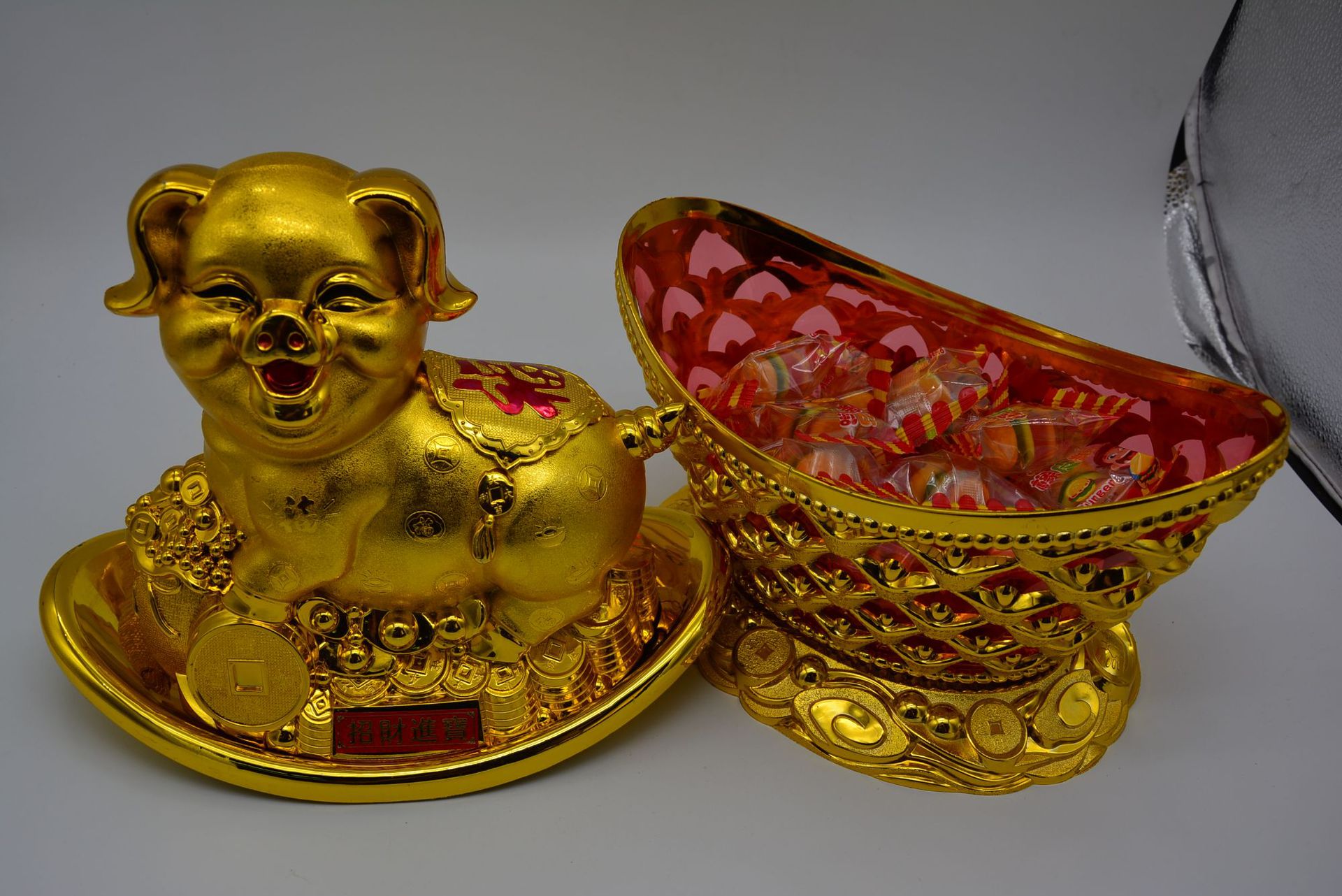 摆件存钱罐金猪十二生肖储钱罐开业礼品猪猪侠创意招财猪储蓄罐