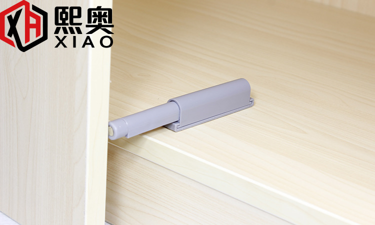 橱柜门反弹器反弹铰链隐形橱门柜门吸反弹门碰 免拉手 按一下弹开