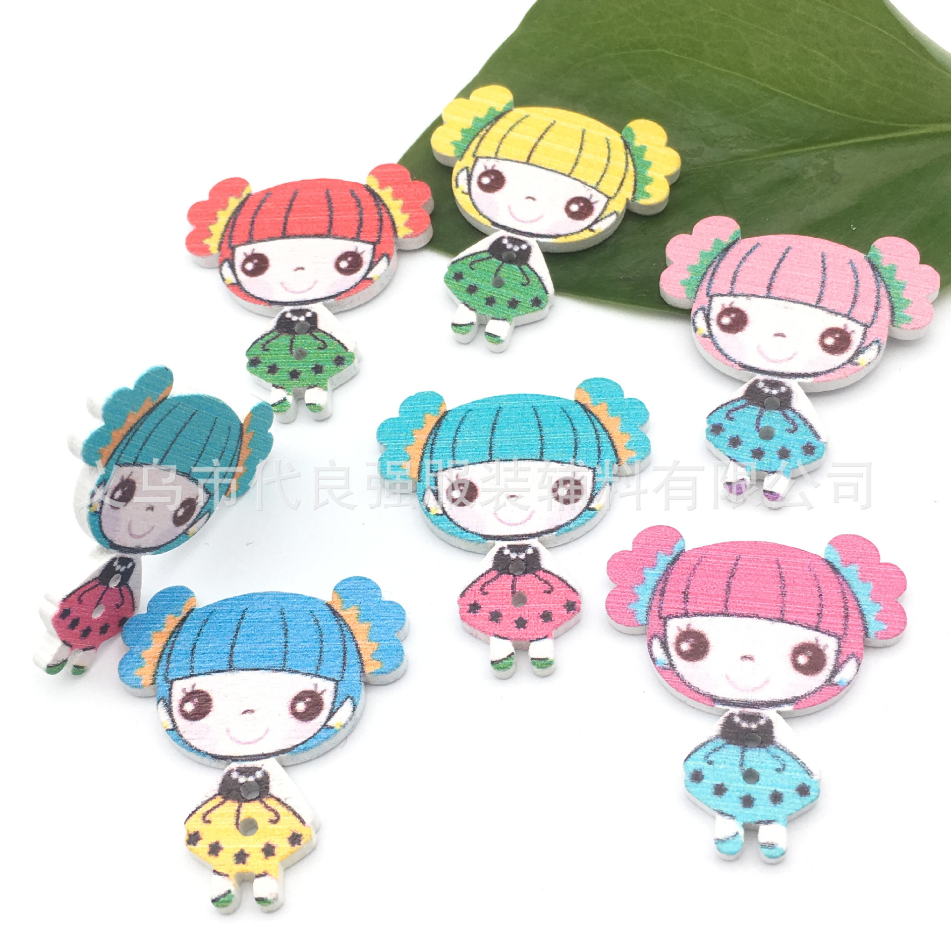 厂家现货供应彩绘白底女孩两眼木质纽扣 儿童毛衣装饰卡通纽扣