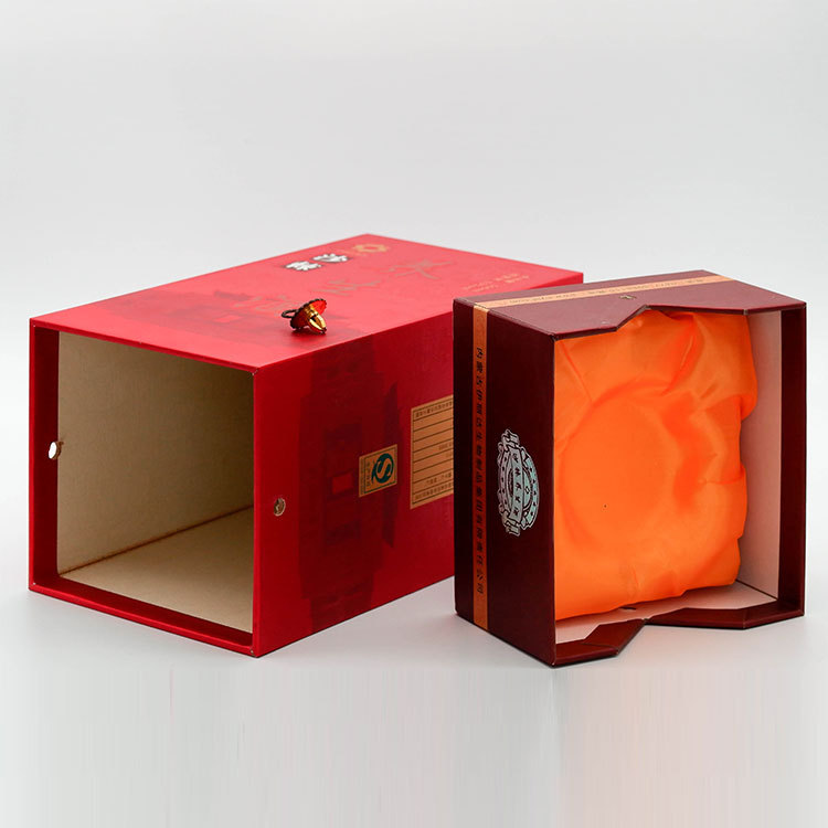 彩印,裱糊,材质: 纸板,黄绸布,泡沫,名称: 天地盖精裱酒盒产品参世创