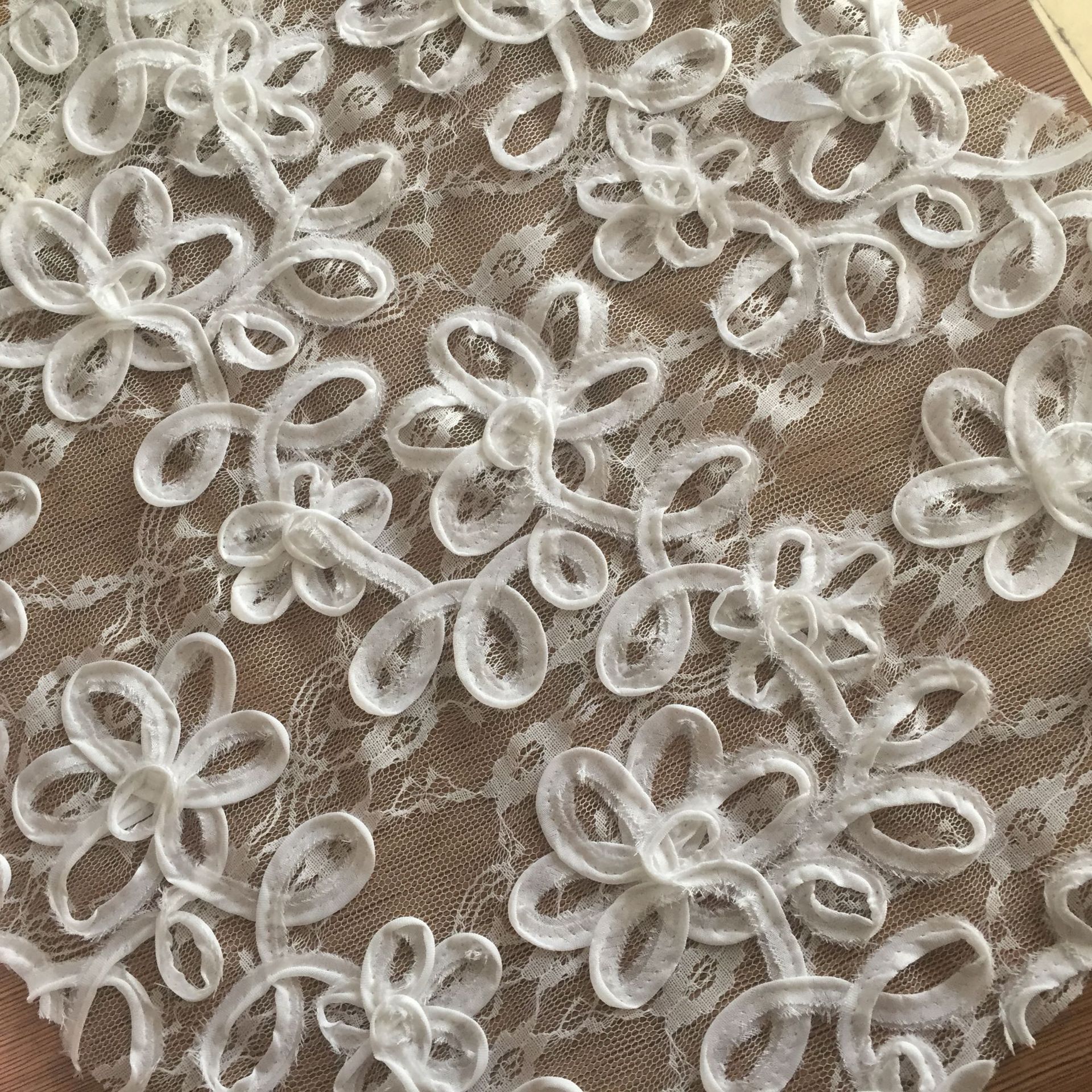 立体绣盘带绣花布料 蕾丝刺绣面料 蕾丝刺绣女装布料