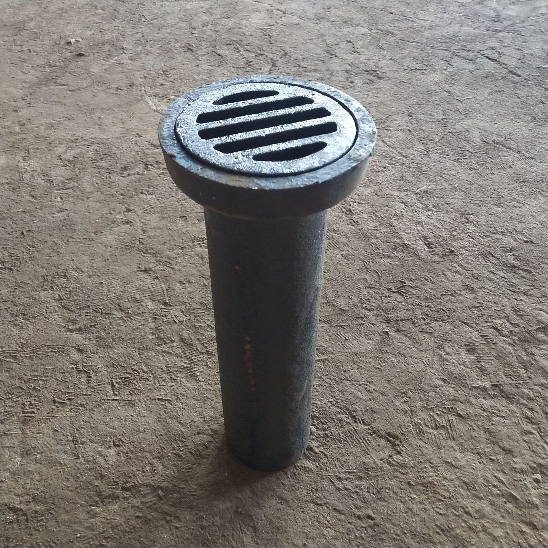 桥梁铸铁泄水管 铸铁雨水斗 铸铁篦子栅盖底座 矩形铸铁泄水管