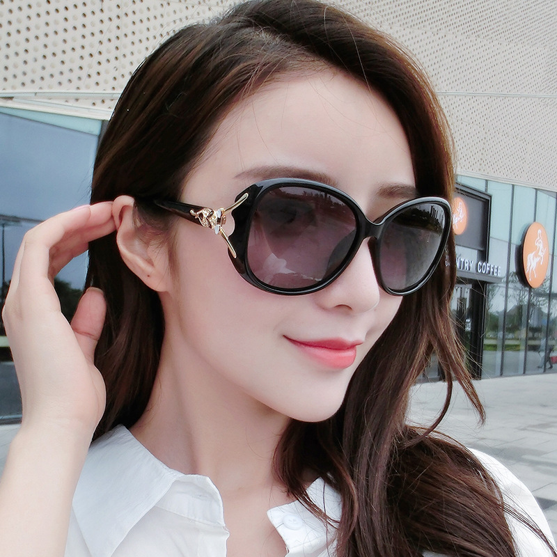 New Fashion Trendy Fox Head Sunglasses Women's Large Frame Sun Polarized Color Changing Glasses Sunglasses 8842