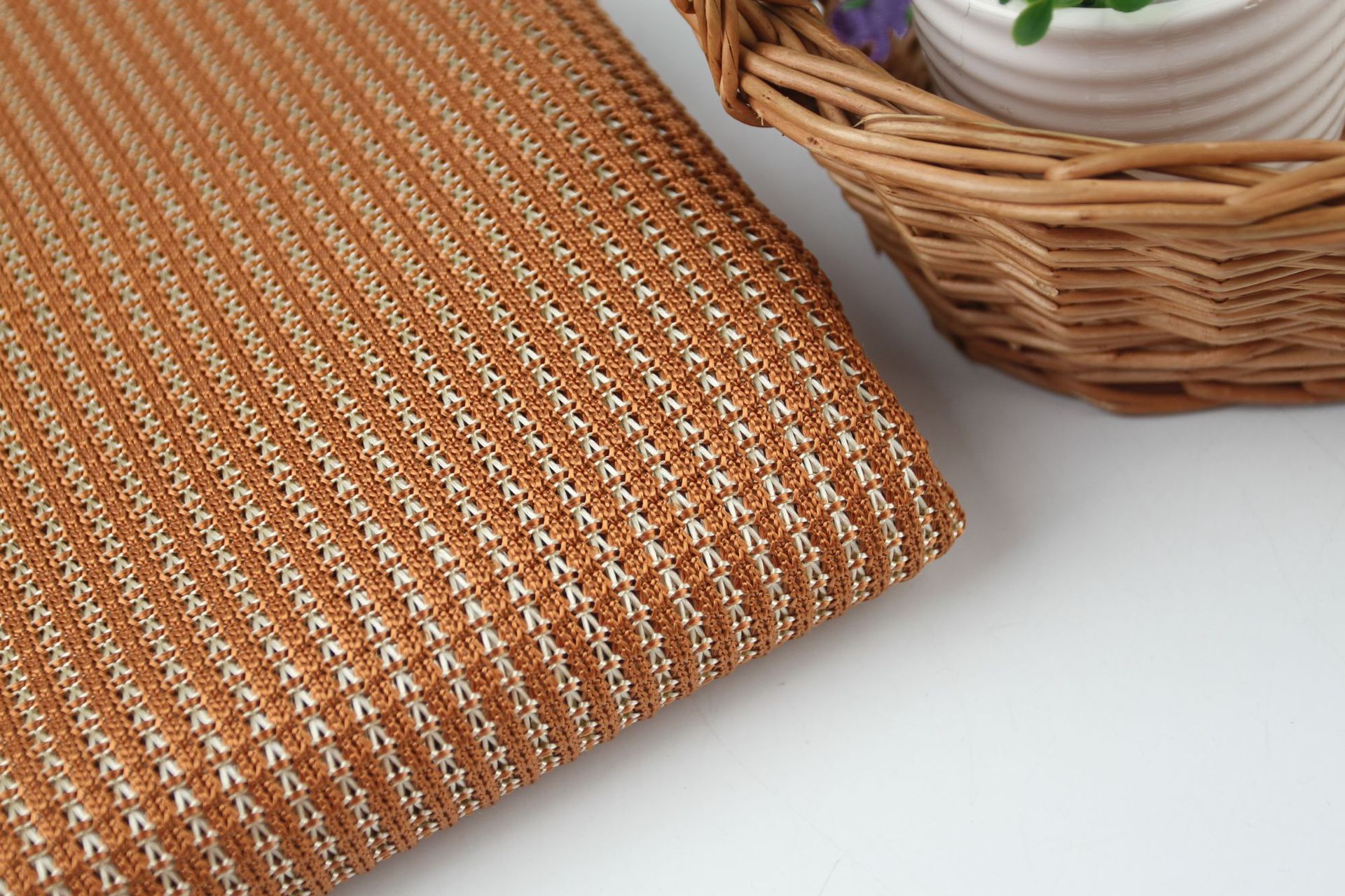 100%涤纶 具体用途 坐垫,沙发,靠垫,抱枕,装饰布 纱支 300d 经纬编