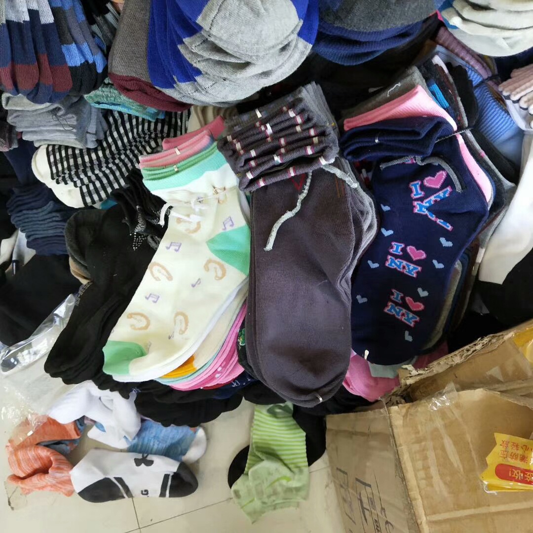 低价清仓处理成人男女中筒袜 地摊袜子便宜货 杂款袜子厂家批发