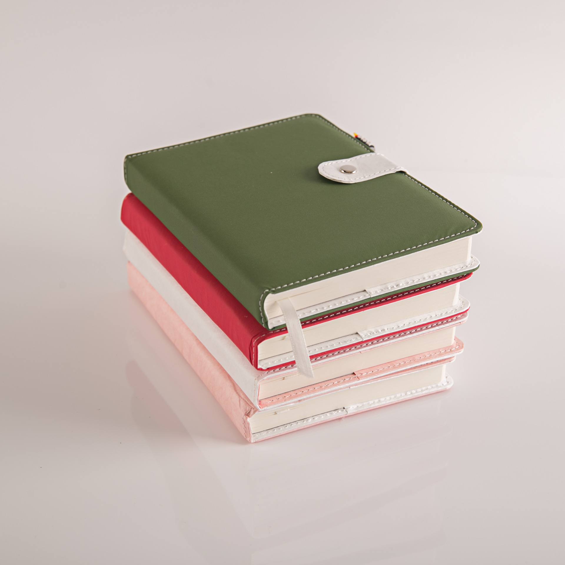 加厚笔记本子36k112张彩色记忆按扣纯色办公高领学生记事本日记本