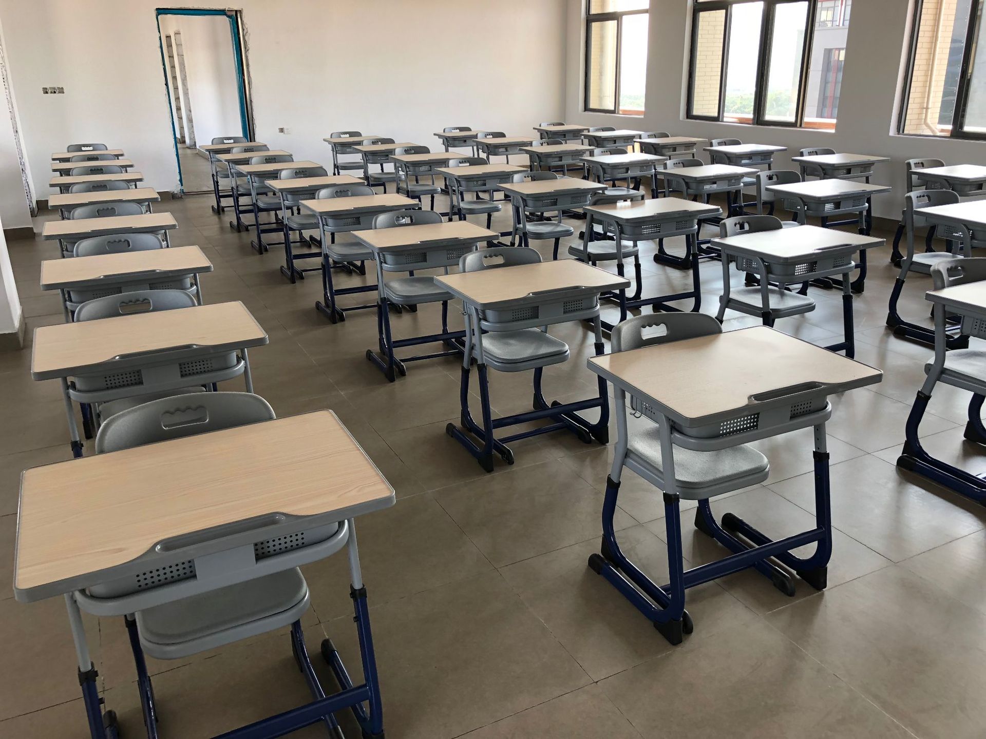 厂家直销学生可调节高度课桌椅 培训班 儿童写字桌 学校课桌