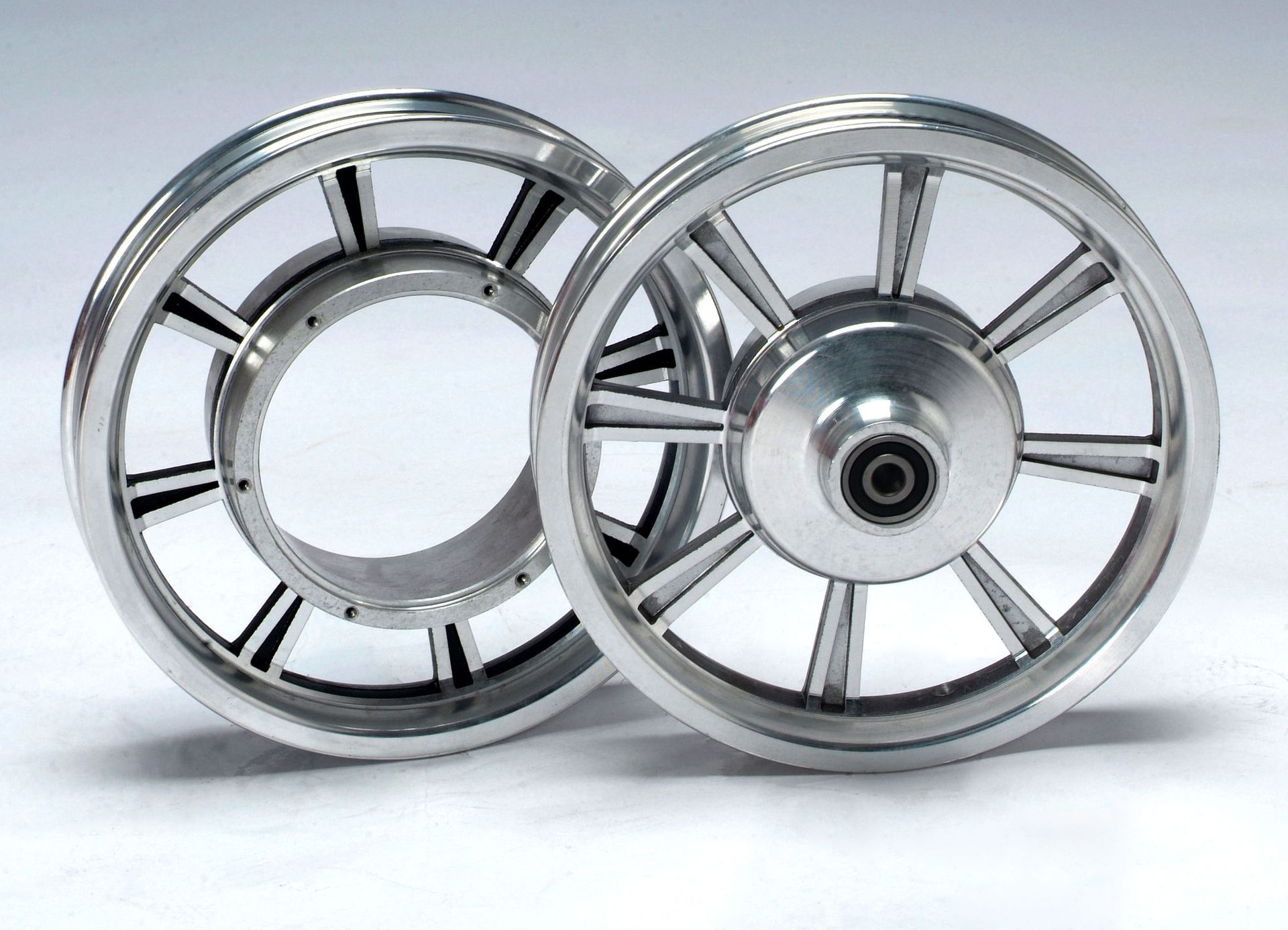 125奔驰鼓刹 高速电机轮 一体铝轮 电动车配件