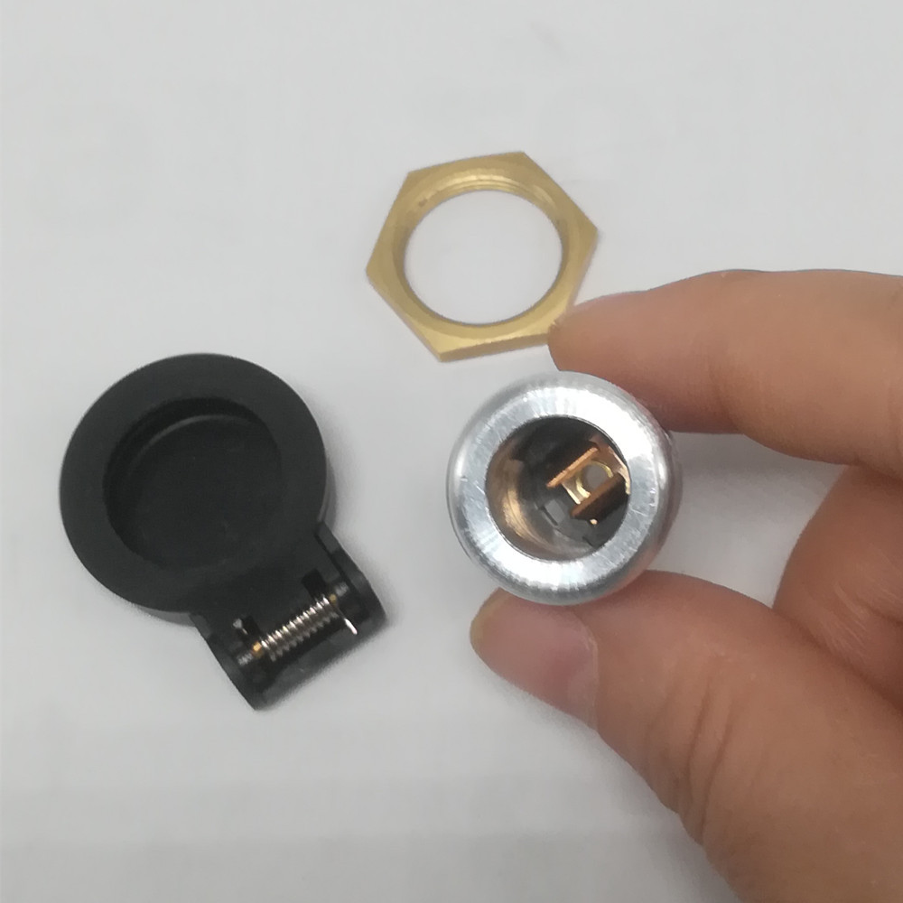 车载金属电源冰箱插座 弹簧盖12v防水电源取电插座