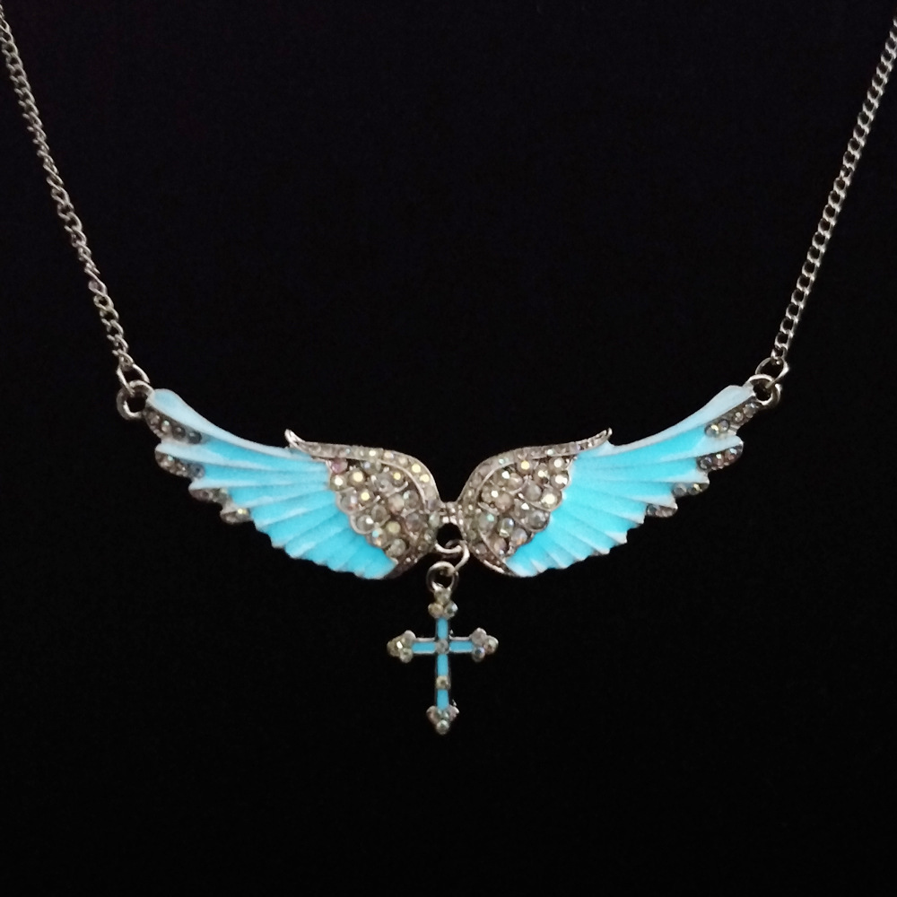 欧美复古夜光天使之翼翅膀项链镶钻吊坠发光毛衣链荧光十字架项链