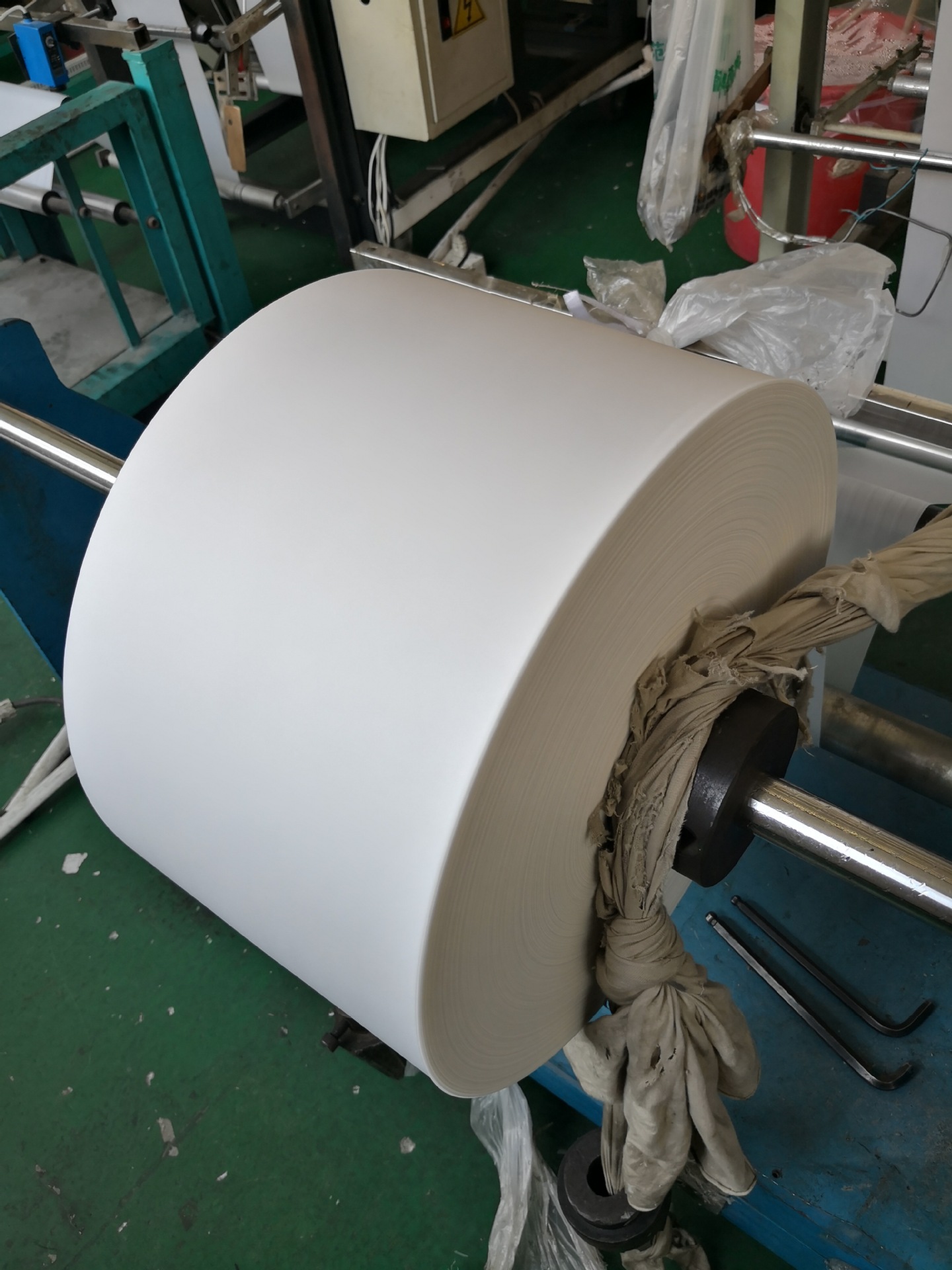 cpe膜卷料磨砂袋卷膜原材料包装袋原料各种尺寸定制批发