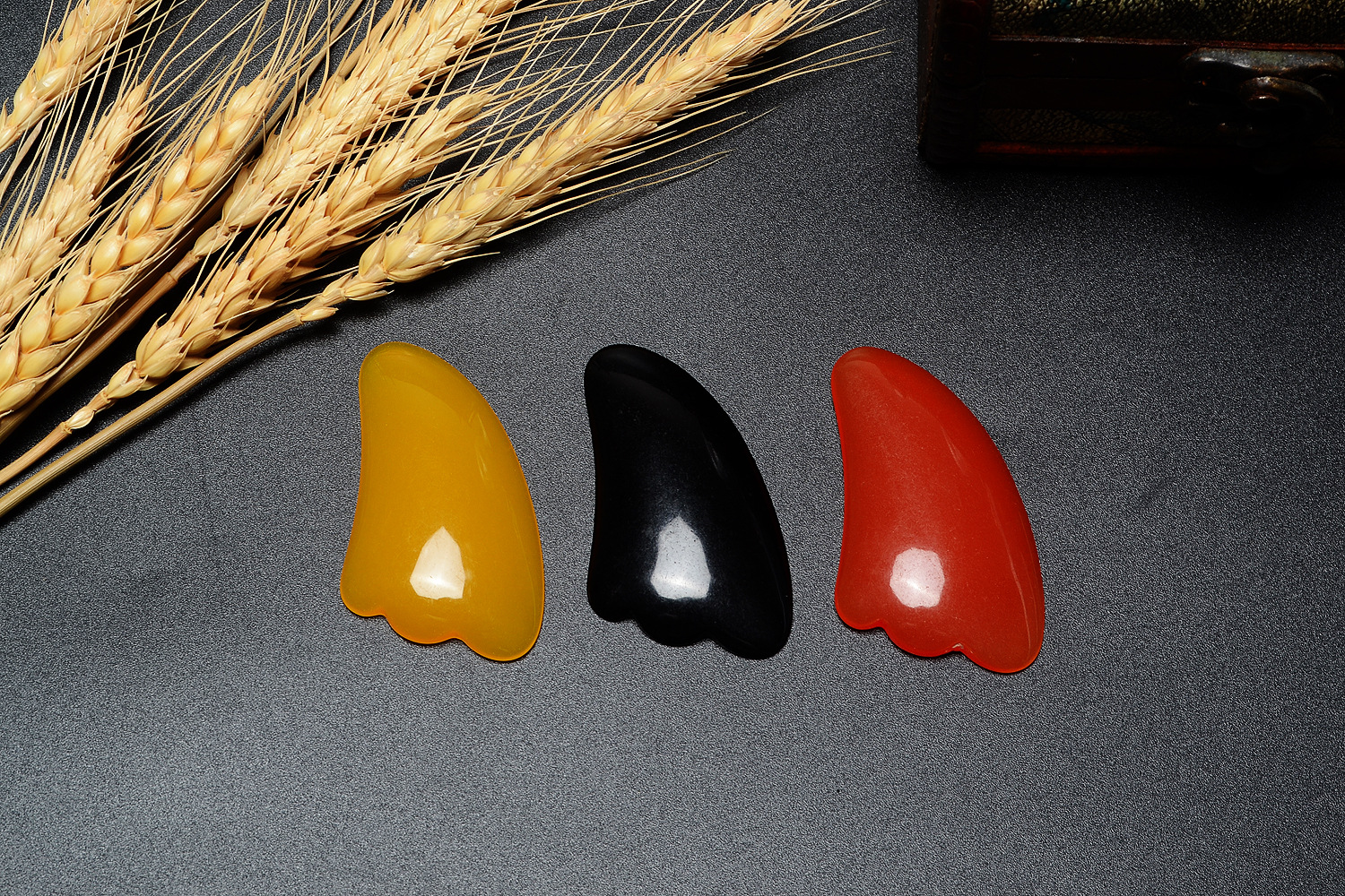 刮痧板 蜜蜡刮痧板美容器材 小号牛角刮痧板 刮痧油经络拔罐器材