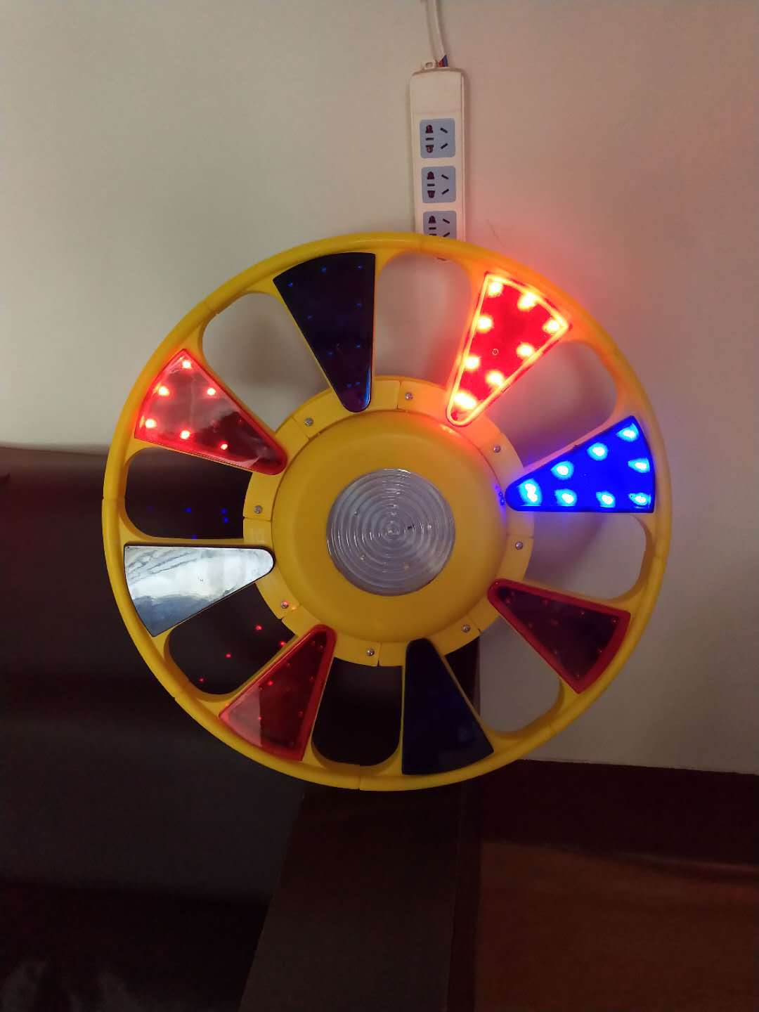 圆闪灯,回转等,转向灯,梅花灯,led红蓝爆闪灯