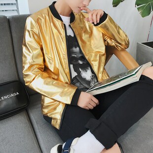 金色演出服装男