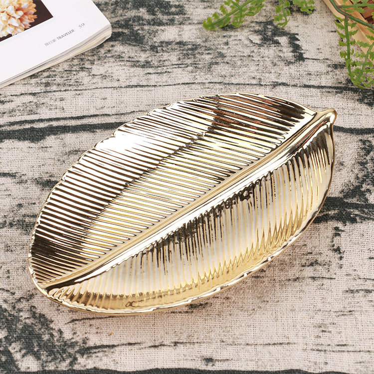 Wholesale European and American Trendy Golden Pineapple Ceramic Decorative Plate Storage Tray Fruit Plate Salad Dish Jewelry Ring Tray