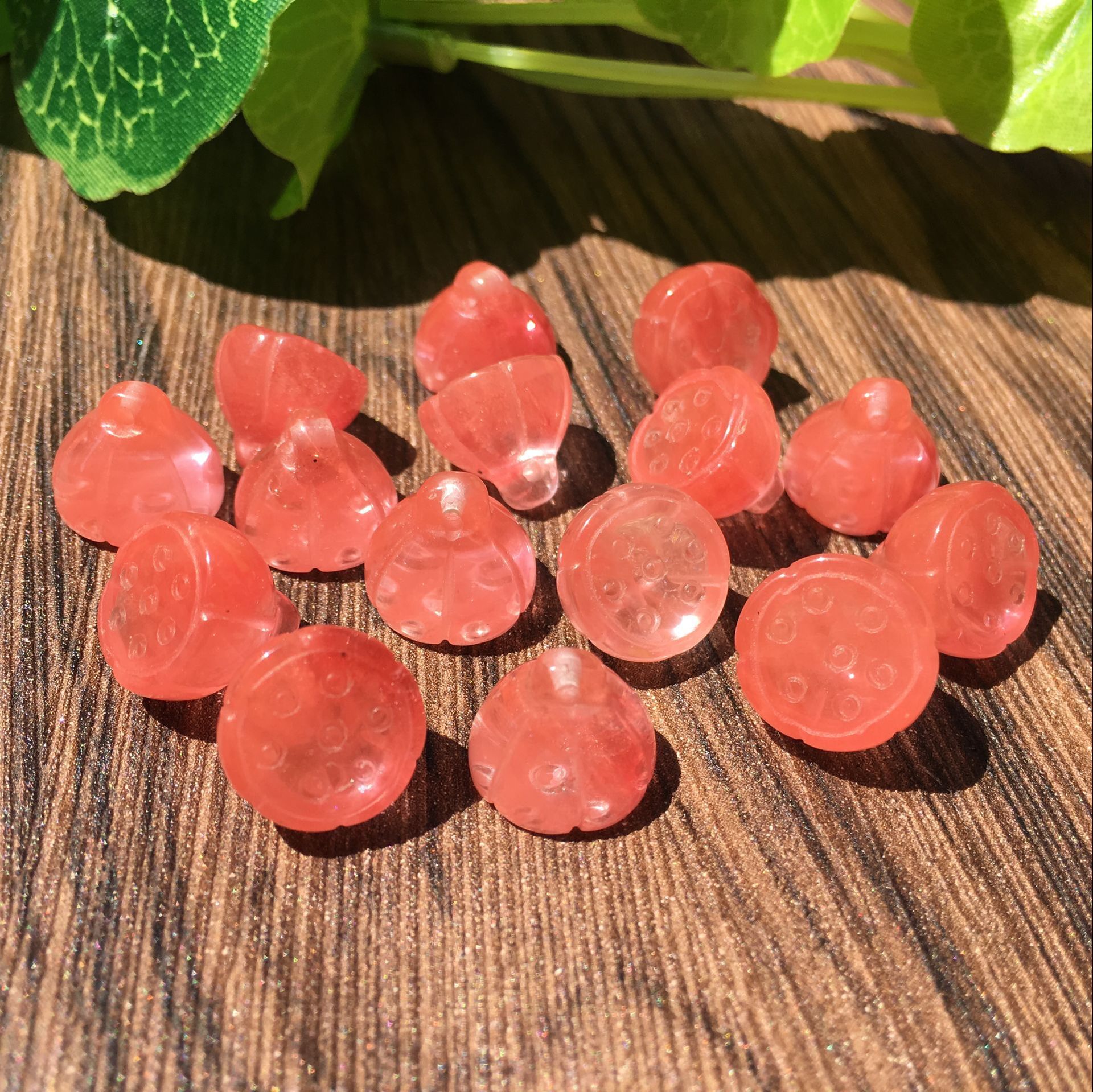 厂家供应西瓜晶莲蓬吊坠 清新莲蓬吊坠 12mm