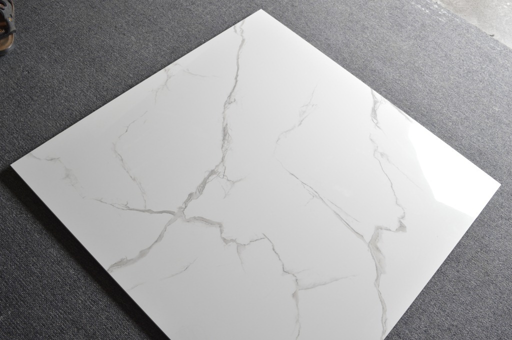 厂家直销 现代简约800爵士白通体大理石 亮光面表面凹凸客厅瓷砖