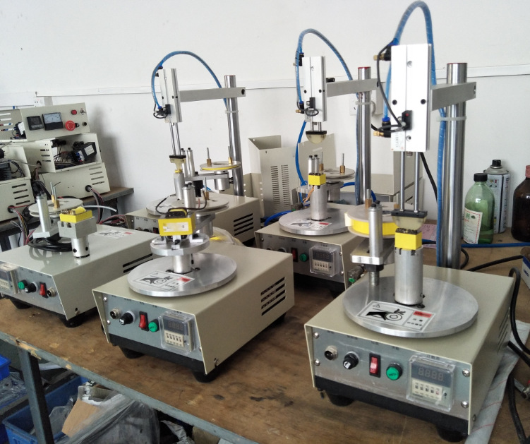 带气缸自动压住产品机磁棒包胶高低频变压器外围胶带半自动包胶机