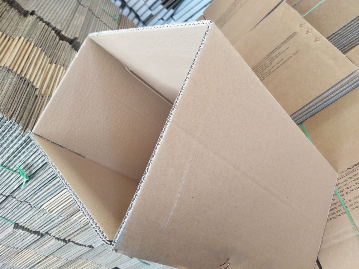 0成交9819个厂家可定瓦楞纸板纸盒 邮政快递食品物流整理纸箱厂家批发