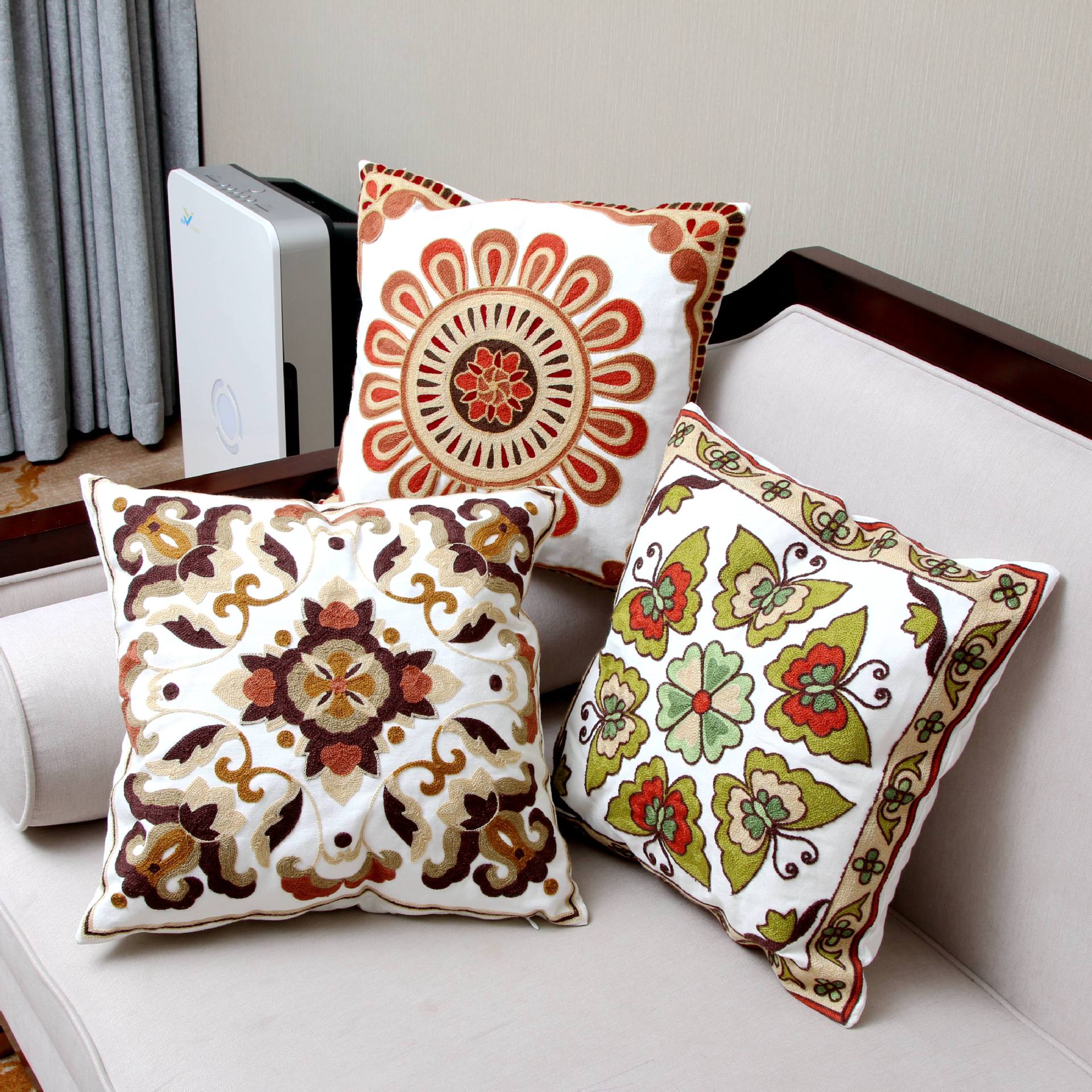 田园民族风手 工刺绣精品创意沙发抱枕套靠垫套现货供应工厂批发