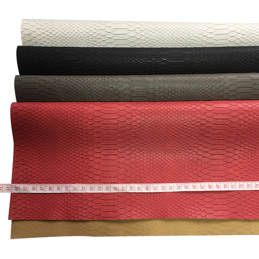 厂家直销 小蛇纹 蛇腹纹仿皮pu革面料 质感强 鞋材箱包包装革