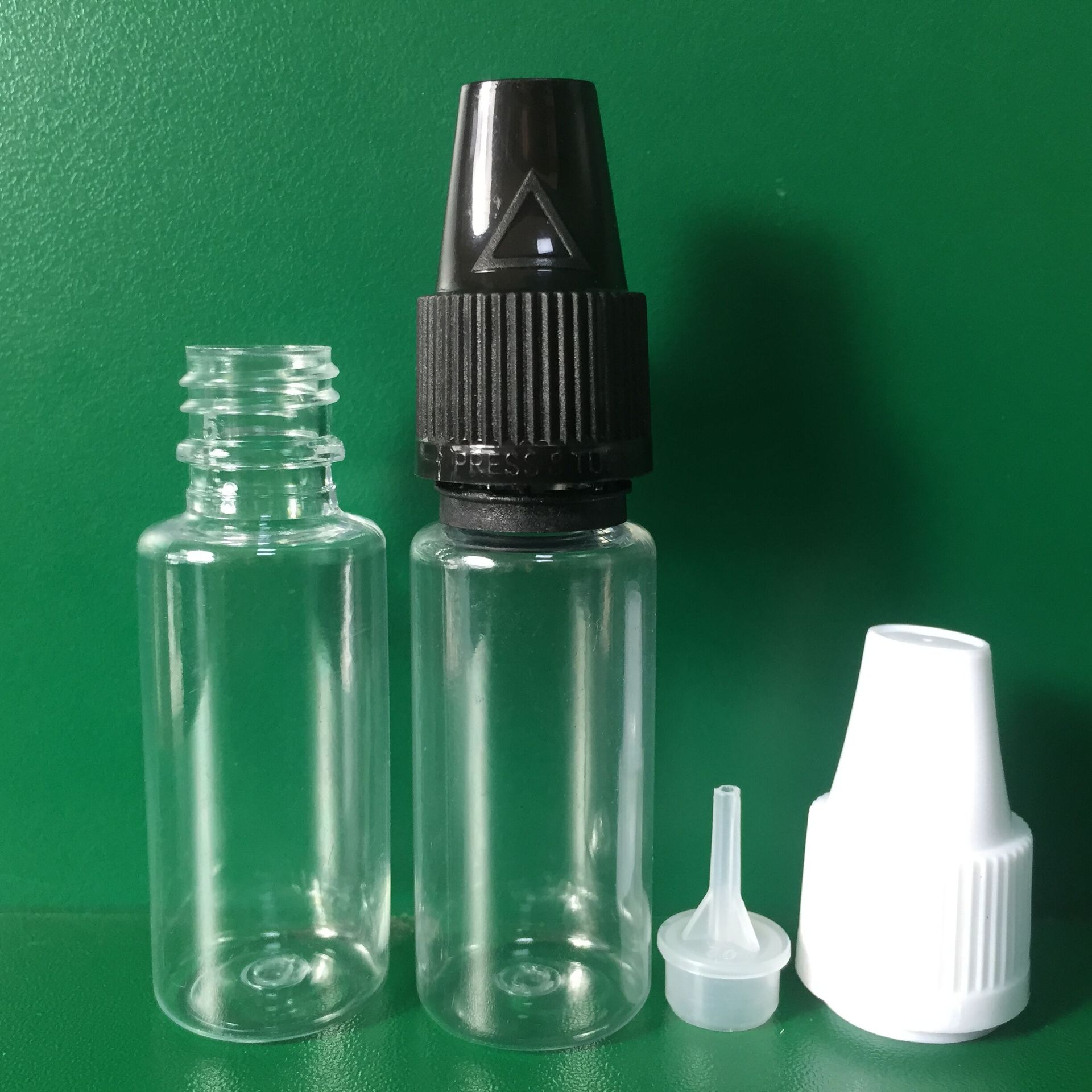 特价处理10ml按压式双保险烟油瓶弹簧式防盗压旋瓶三角盖瓶jb310