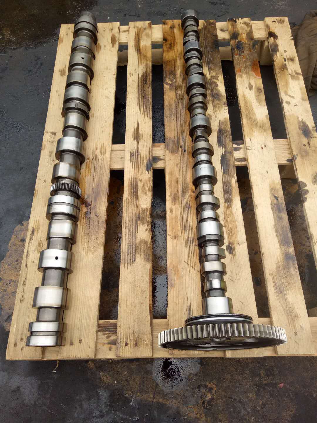 供应康明斯qsx15柴油发电机组凸轮轴3100363