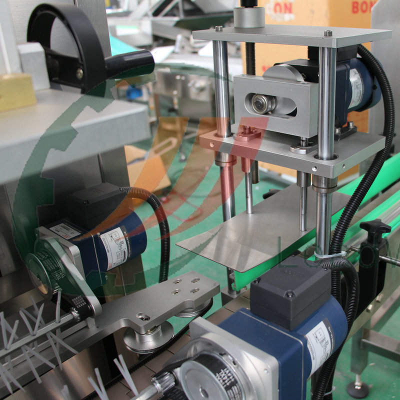 全自动套标机 厂家直销定制款番茄沙司瓶口瓶身自动热收缩标签机