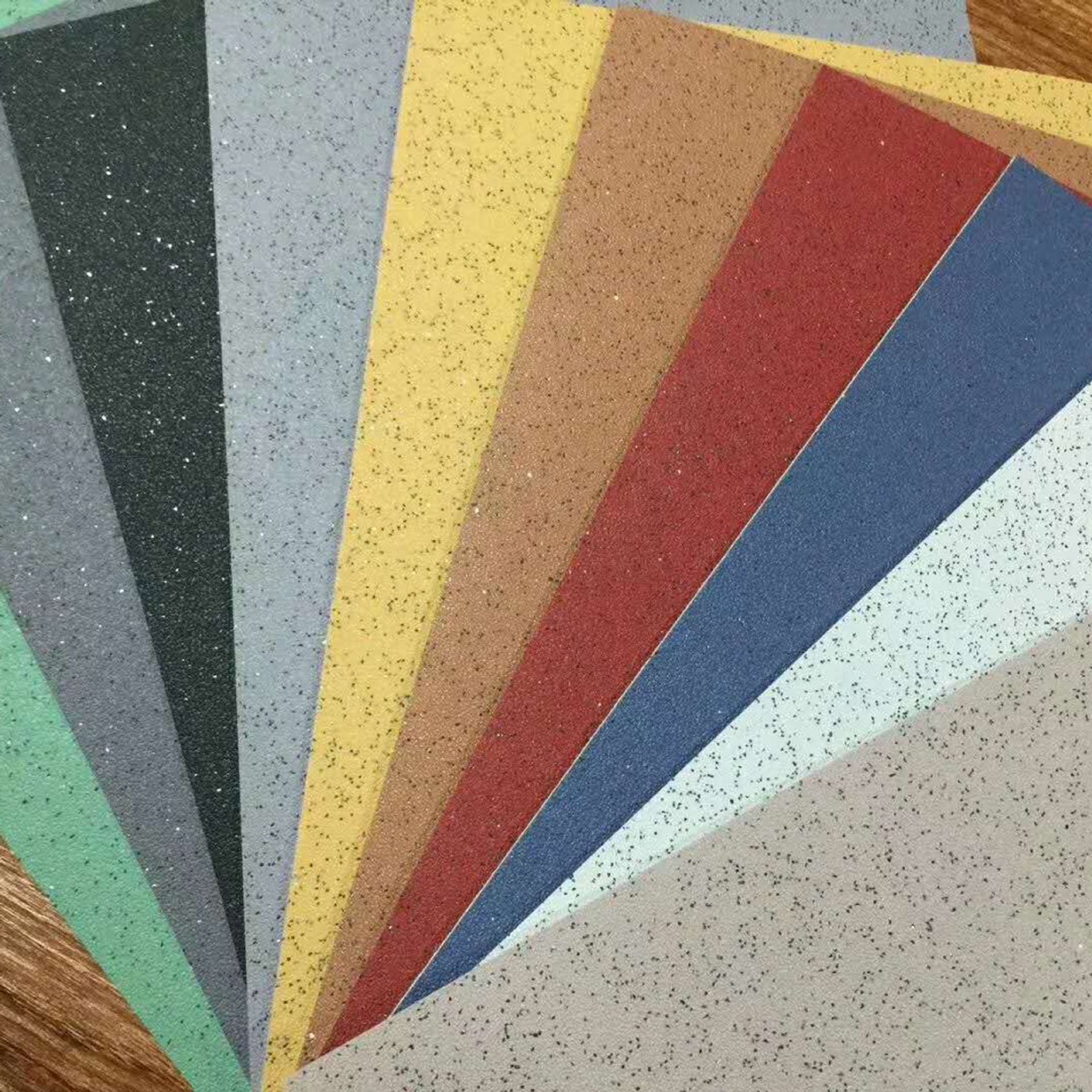 厂家直销金刚砂pvc地板耐磨防滑阻燃影剧院公交地铁金刚砂地胶