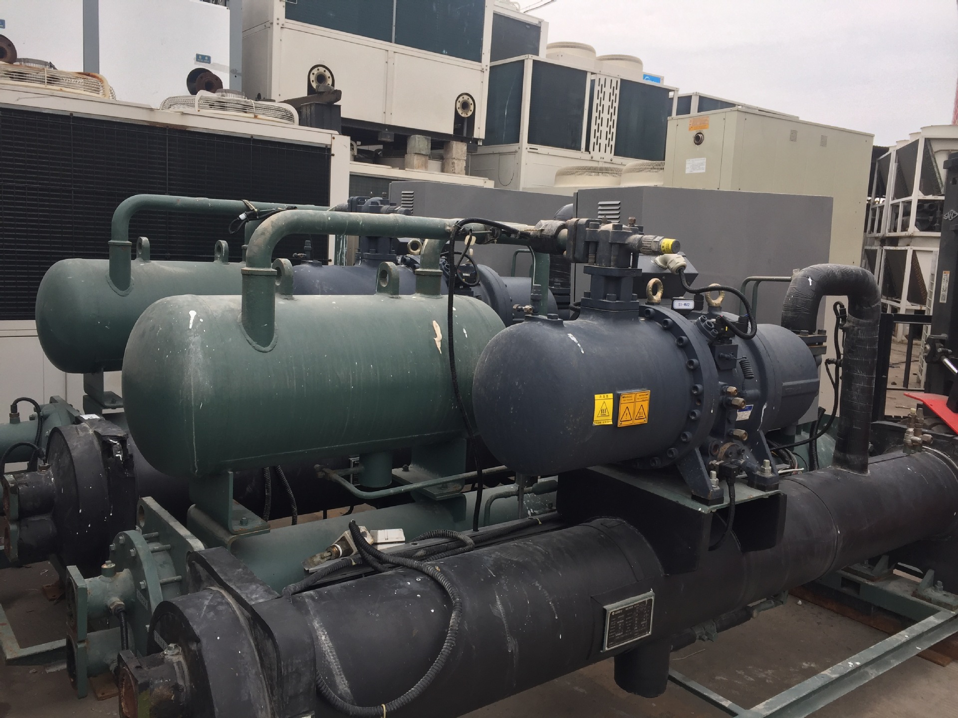 9成新二手格力冷水水冷螺杆机组二手制冷设备中央空调回收