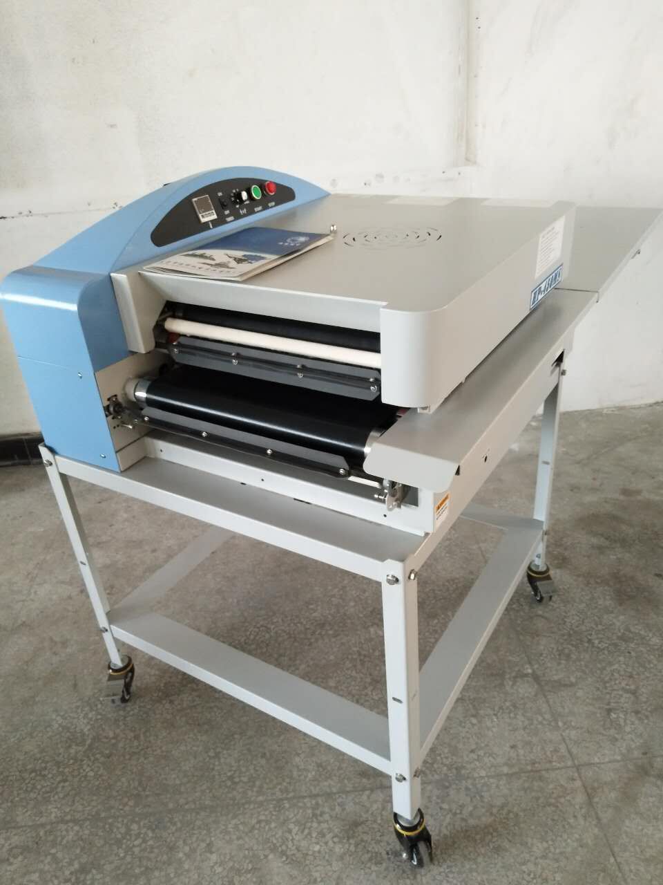 全自动纠边 里布热熔粘合机 服装热熔粘合 面料布料压衬机500型