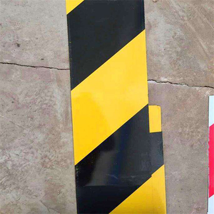 铁皮警示带楼层外脚架踢脚板镀锌铁皮警示带 挡脚板隔离带黑黄