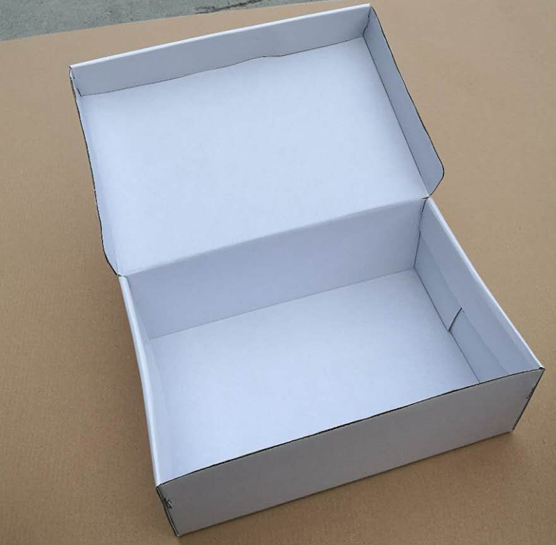 白色瓦楞翻盖折叠女士鞋盒印刷定做