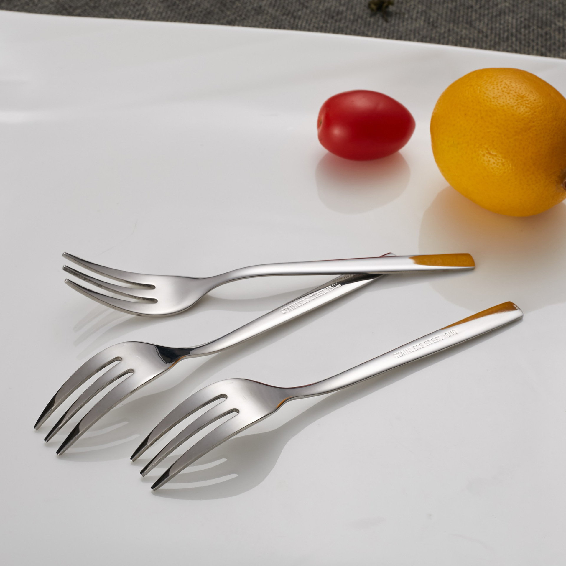 304不锈钢水果叉沙拉蛋糕叉酒店餐厅316幼儿园创意小叉子激光logo