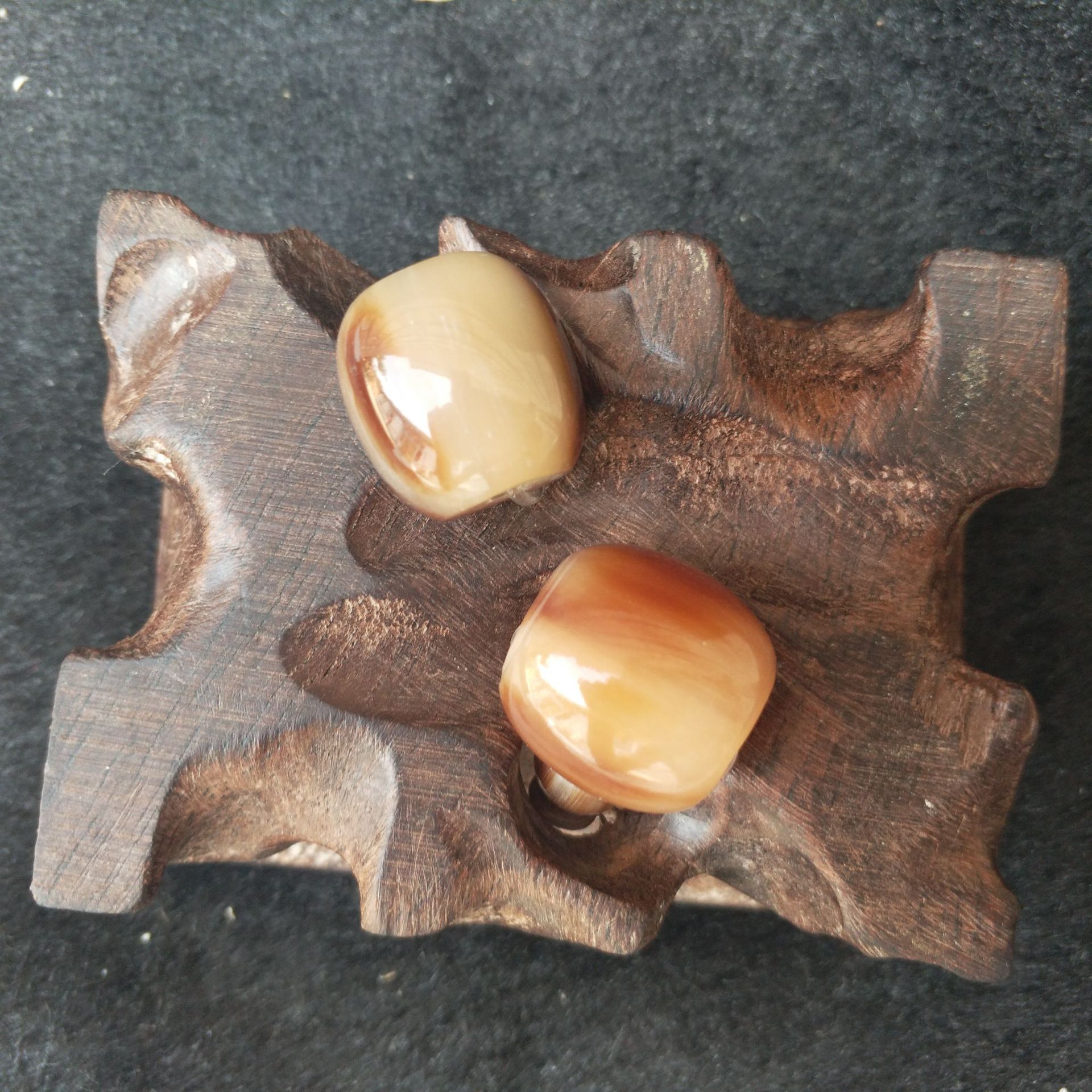 厂家批发天然牦牛角三通佛头 雕刻吊坠星月菩提配饰diy饰品配件