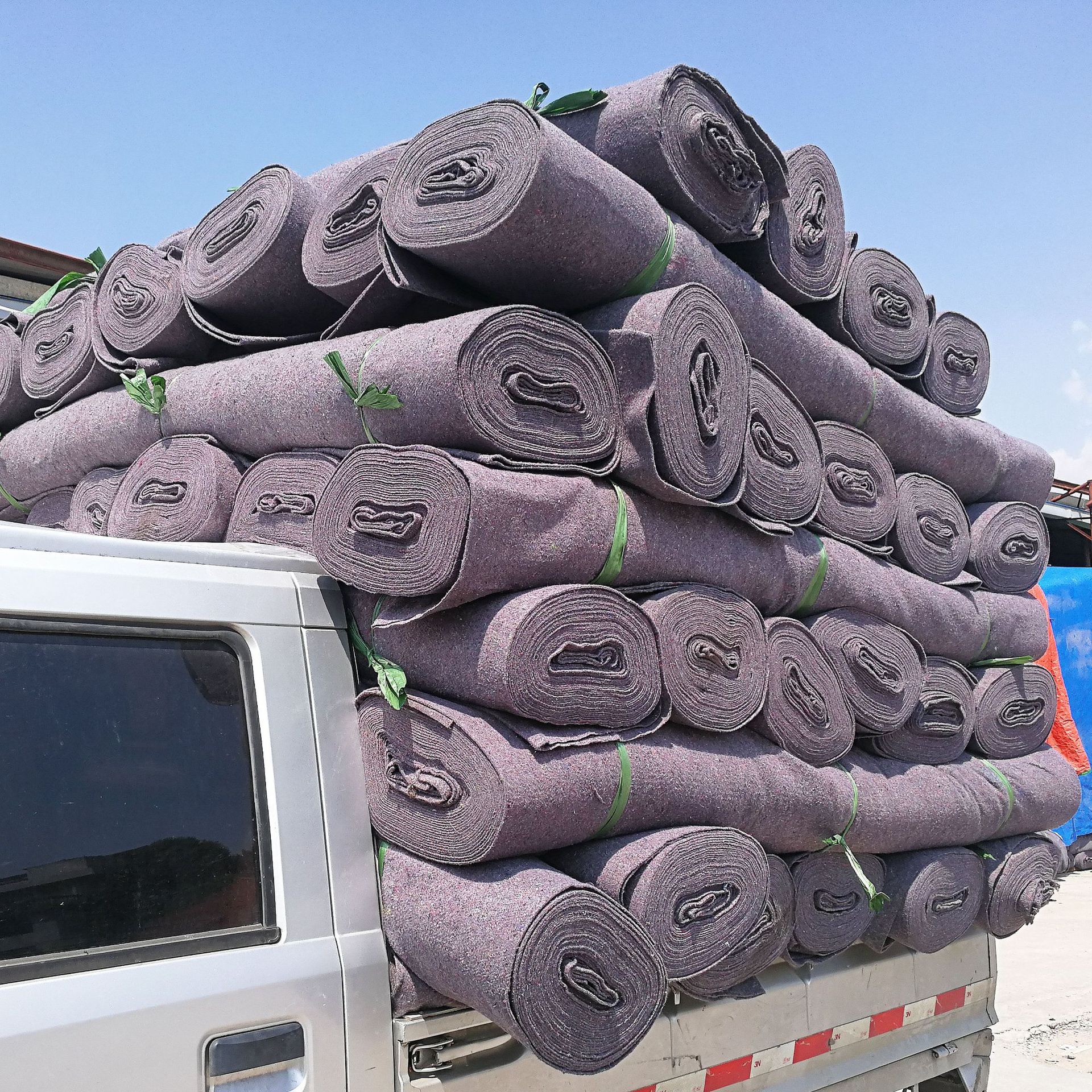 厂家直销定制400g多规格无纺布蔬菜养殖大棚保温毛毡 防寒保温毯