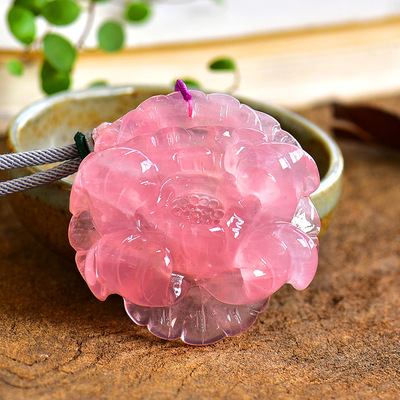 厂家直销天然粉水晶牡丹花吊坠花开富贵项坠毛衣链百搭大方饰品女