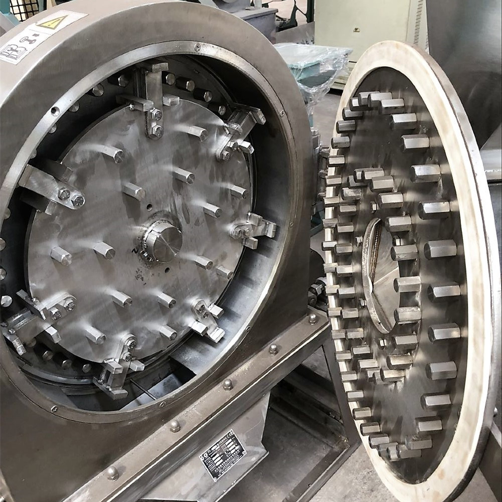 1山东双佳除尘式烘干蔬菜粉碎机,多功能粉碎机设备现货供应t