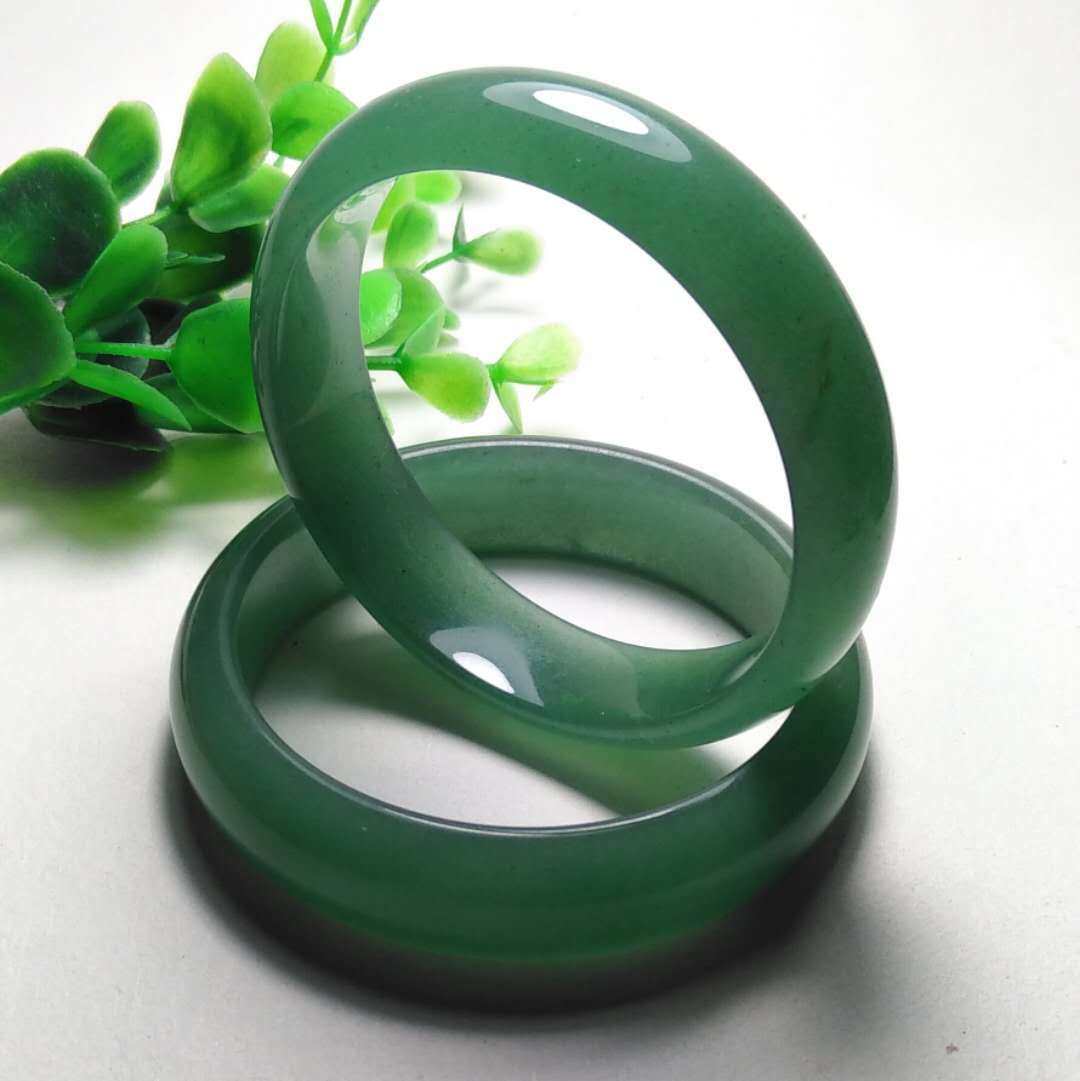 精美系列玉器a货东陵玉手镯 时尚冰润阳绿东陵玉手镯批发