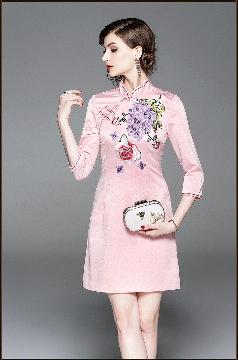 改良旗袍裙复古女装2018秋季新款中国风刺绣连衣裙中长款中式礼服