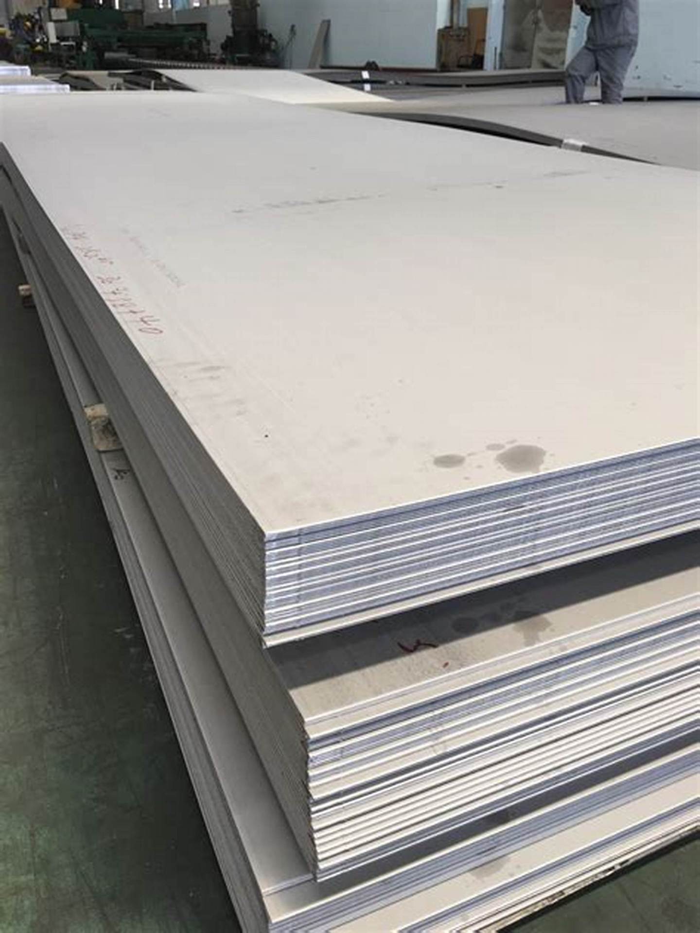 304不锈钢板 不锈钢热轧板 不锈钢中厚板 河南不锈钢板材批发