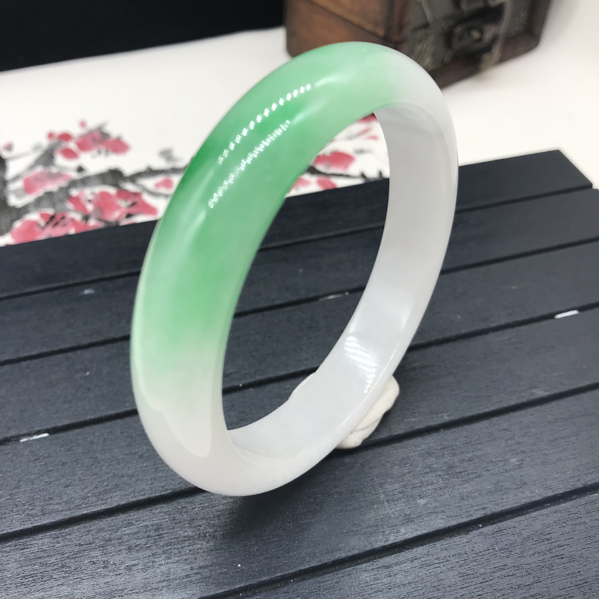 天然缅甸玉石b货翡翠玉石原色手镯半绿半白手镯精美女款手环