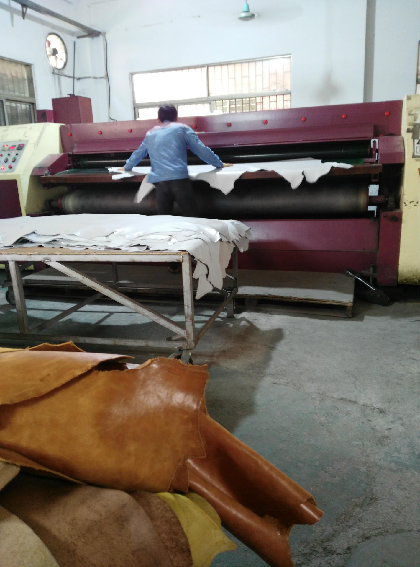 整张平纹牛皮皮料方向盘套专用牛皮头层牛皮把套专用汽车牛皮