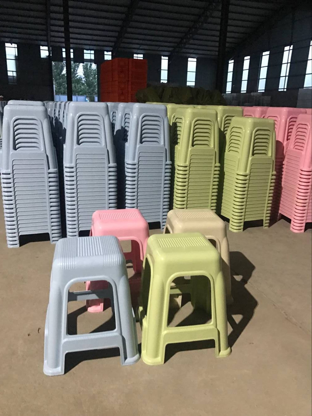 厂家销售金丽马凳子大排档椅子塑料凳子家用加厚 塑料凳 凳子批发