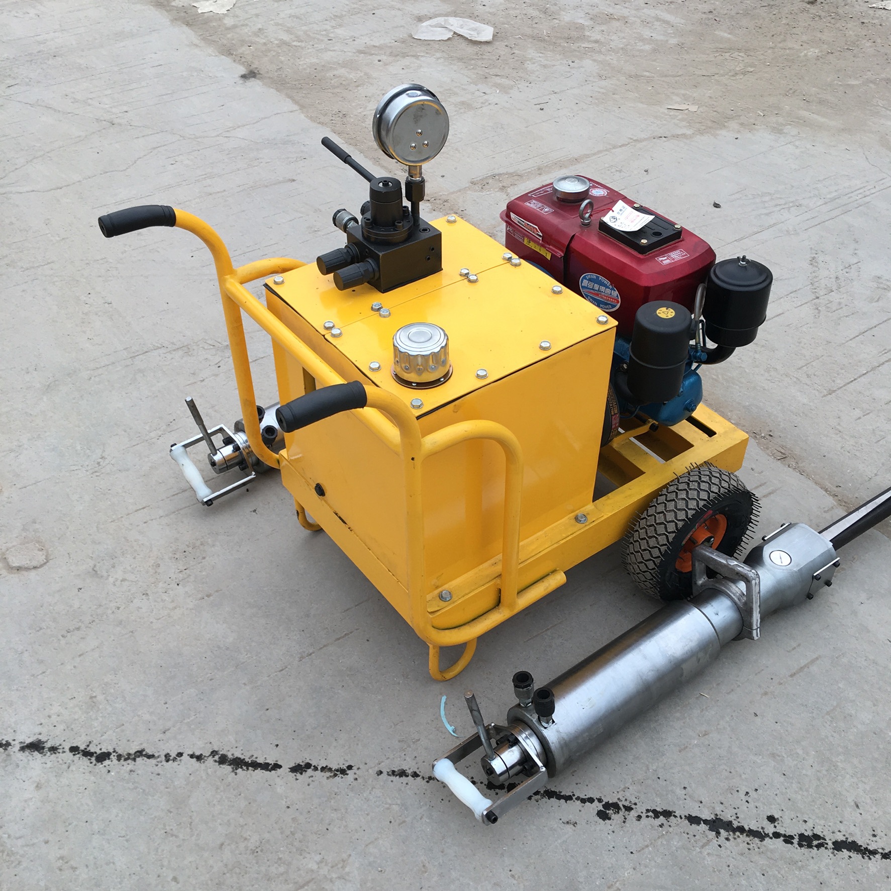 小型劈裂机在矿山石材开采中的应用