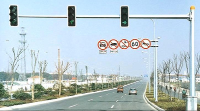 交通信号杆 红绿灯信号杆 监控杆 l壁信号灯杆 红绿灯信号灯杆