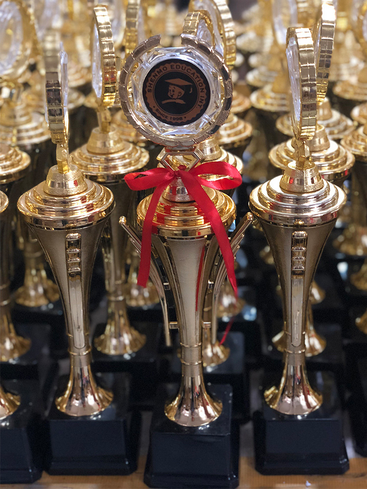 今尊工厂批发定制神墨奖杯批发学生学校珠心算塑料神墨奖杯定制