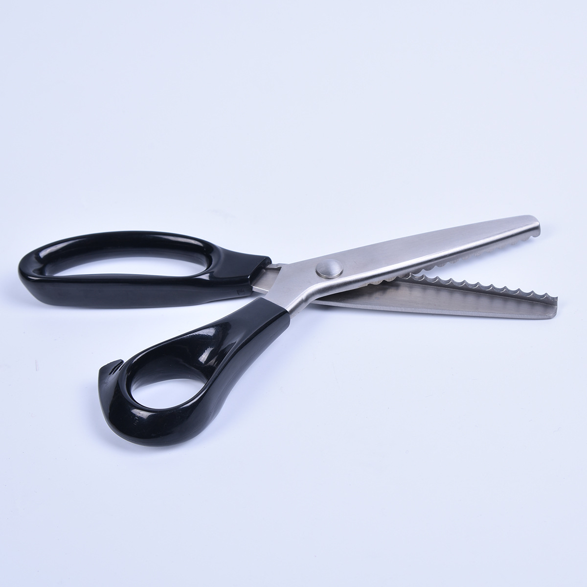 Yinuo Lace Scissors Big Tooth Medium Tooth Jag Scissors New Scissors Cynodon Scissor Serrated Cloth Cutting Scissors