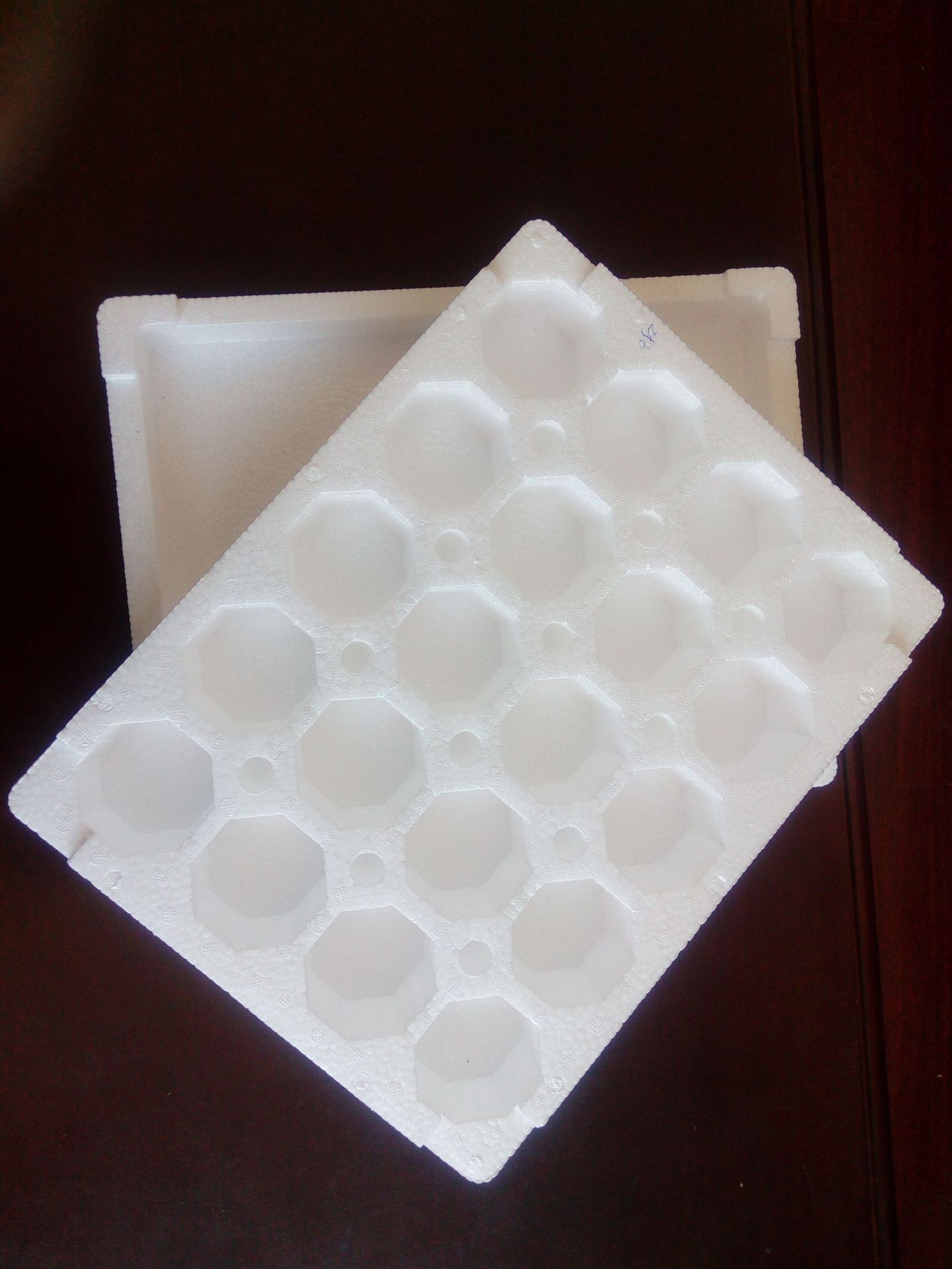 鸡蛋泡沫箱盒鸭蛋泡沫箱盒可放20枚蛋品